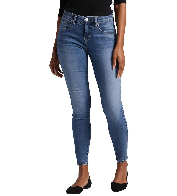 Cecilia Skinny Mid Rise Jean In Sky Blue