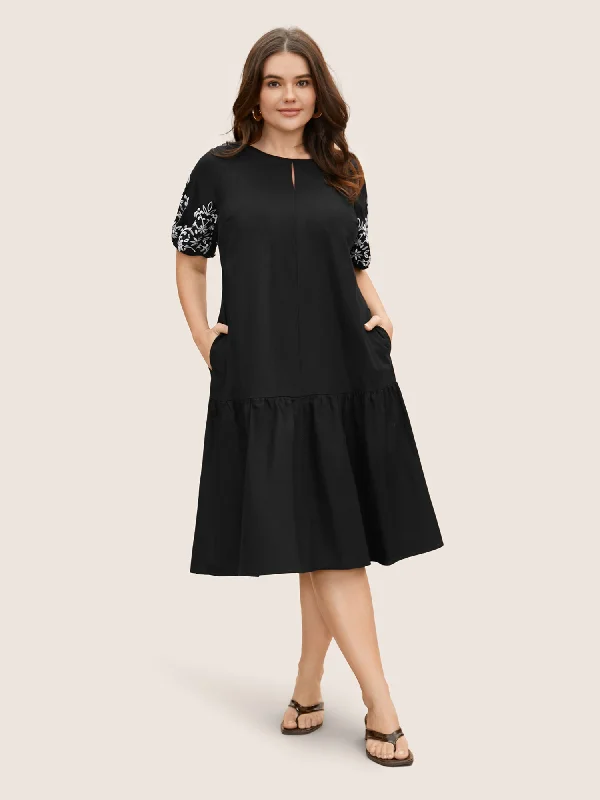 Floral Embroidered Keyhole Lantern Sleeve Dress